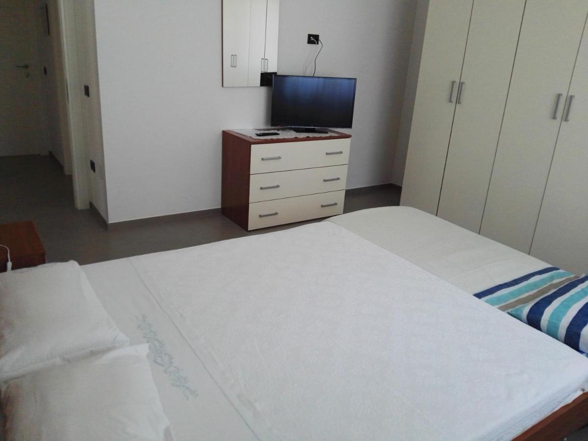 B&B "Al Colle 11" Fano Buitenkant foto